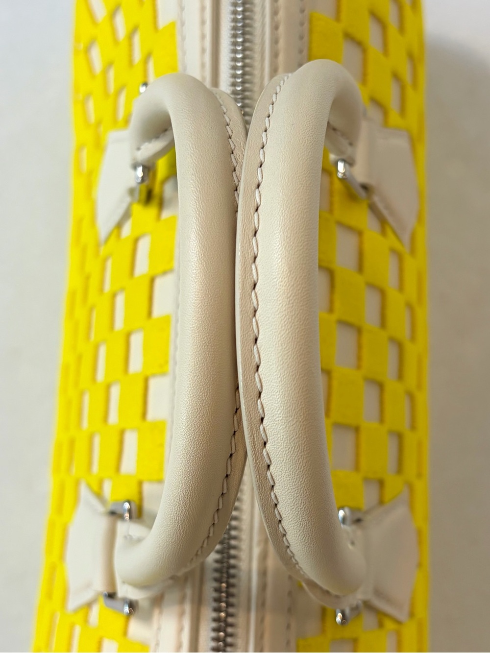 Louis Vuitton 2013 LTD Damier Plush Cube Speedy EastWest, yellow/silver, EUC🦄 - Picture 11 of 17